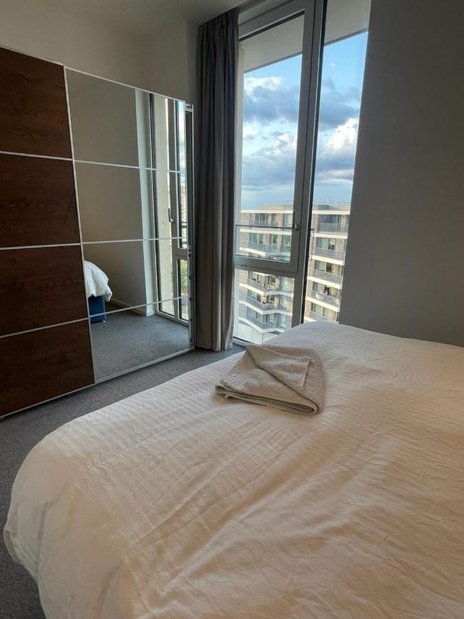 Luxury En-Suite Room Olympic Village In Shared Apartment Londres Extérieur photo