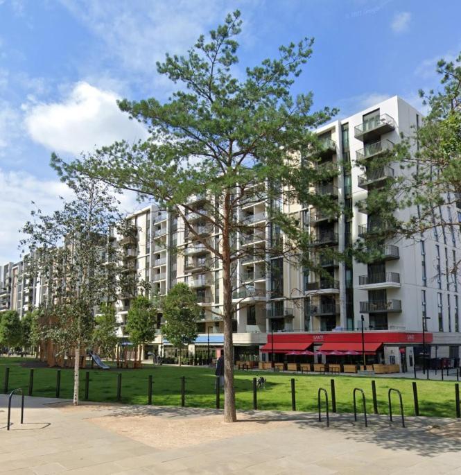 Luxury En-Suite Room Olympic Village In Shared Apartment Londres Extérieur photo